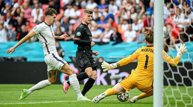 1625045030329079858.jpg 星空体育APP-【复盘】比赛输在勒夫没有B方案,勒夫输在自我否定