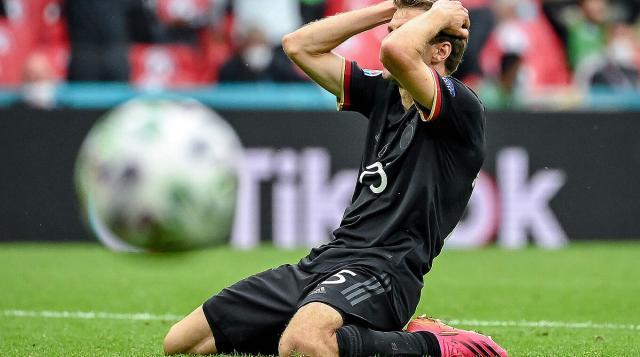 1625045063872037809.jpg 星空体育APP-【复盘】比赛输在勒夫没有B方案,勒夫输在自我否定