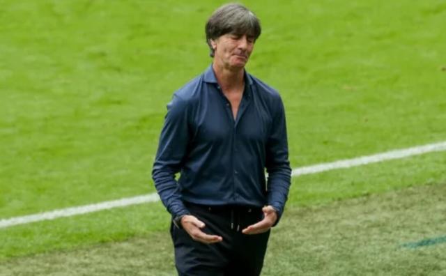 1625045176655033950.jpg 星空体育APP-【复盘】比赛输在勒夫没有B方案,勒夫输在自我否定