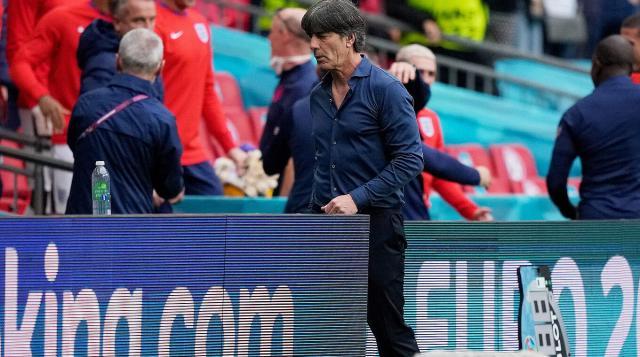 1625045343809054008.jpg 星空体育APP-【复盘】比赛输在勒夫没有B方案,勒夫输在自我否定